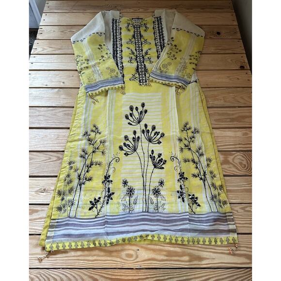 NEW Bench Mark Kurti Set Size Medium Women’s Yellow - Picture 2 of 16